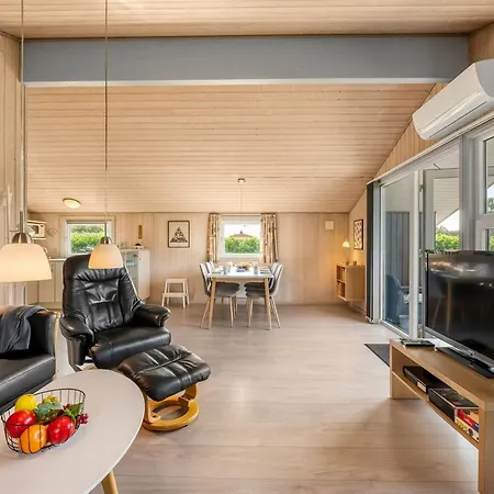 Holiday home Robertha - 800m To The Fjord By Interhome