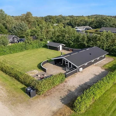 Robertha - 800m To The Fjord By Interhome